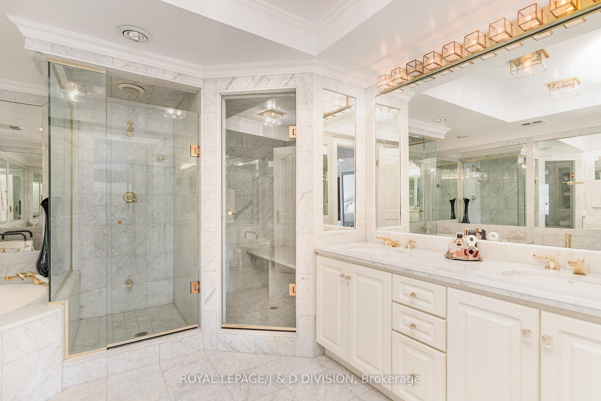3 Bedrooms Condo at 225 The Donway, Toronto For sale