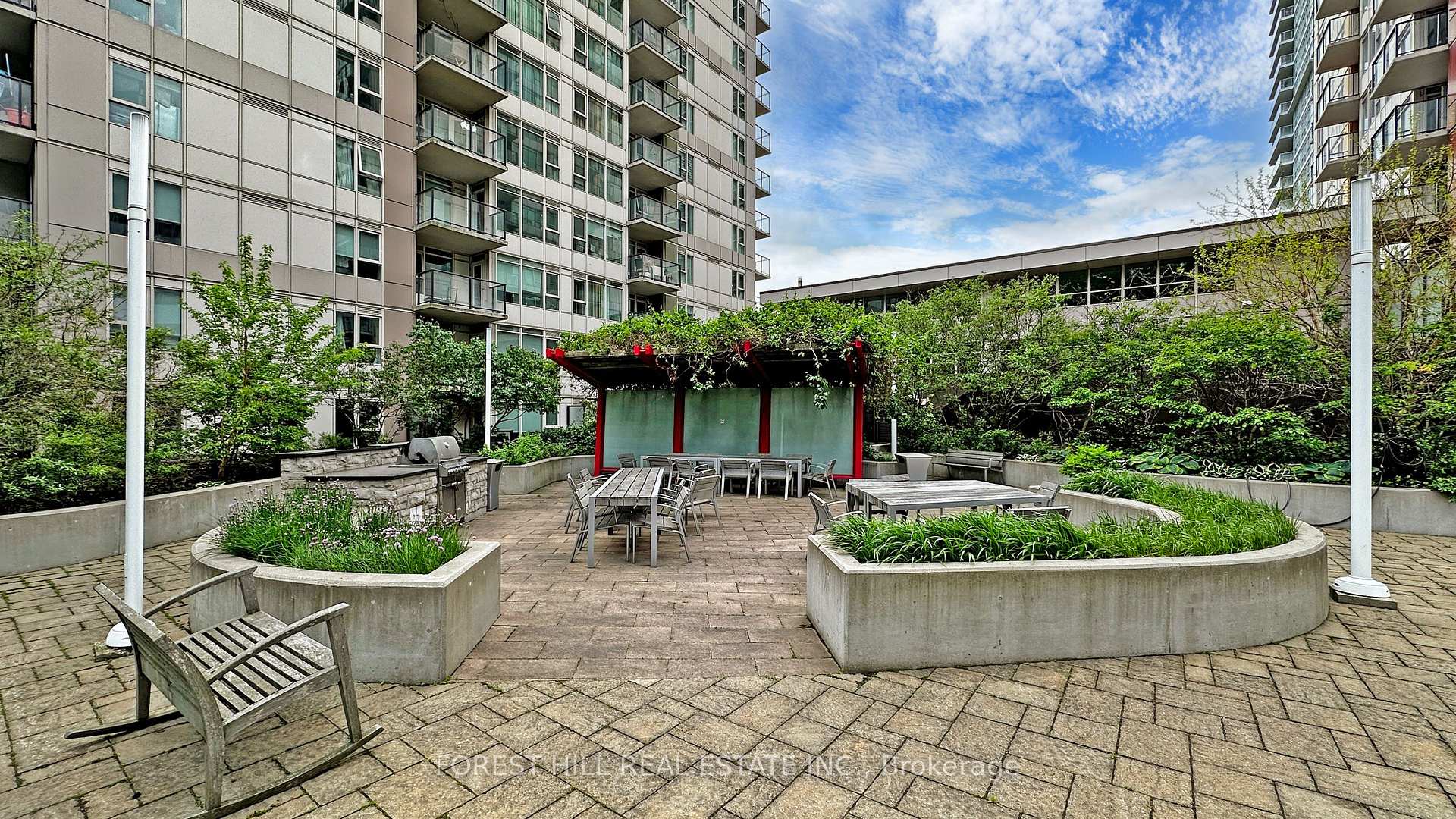 2 Bedrooms Condo at 190 Borough, Toronto For sale