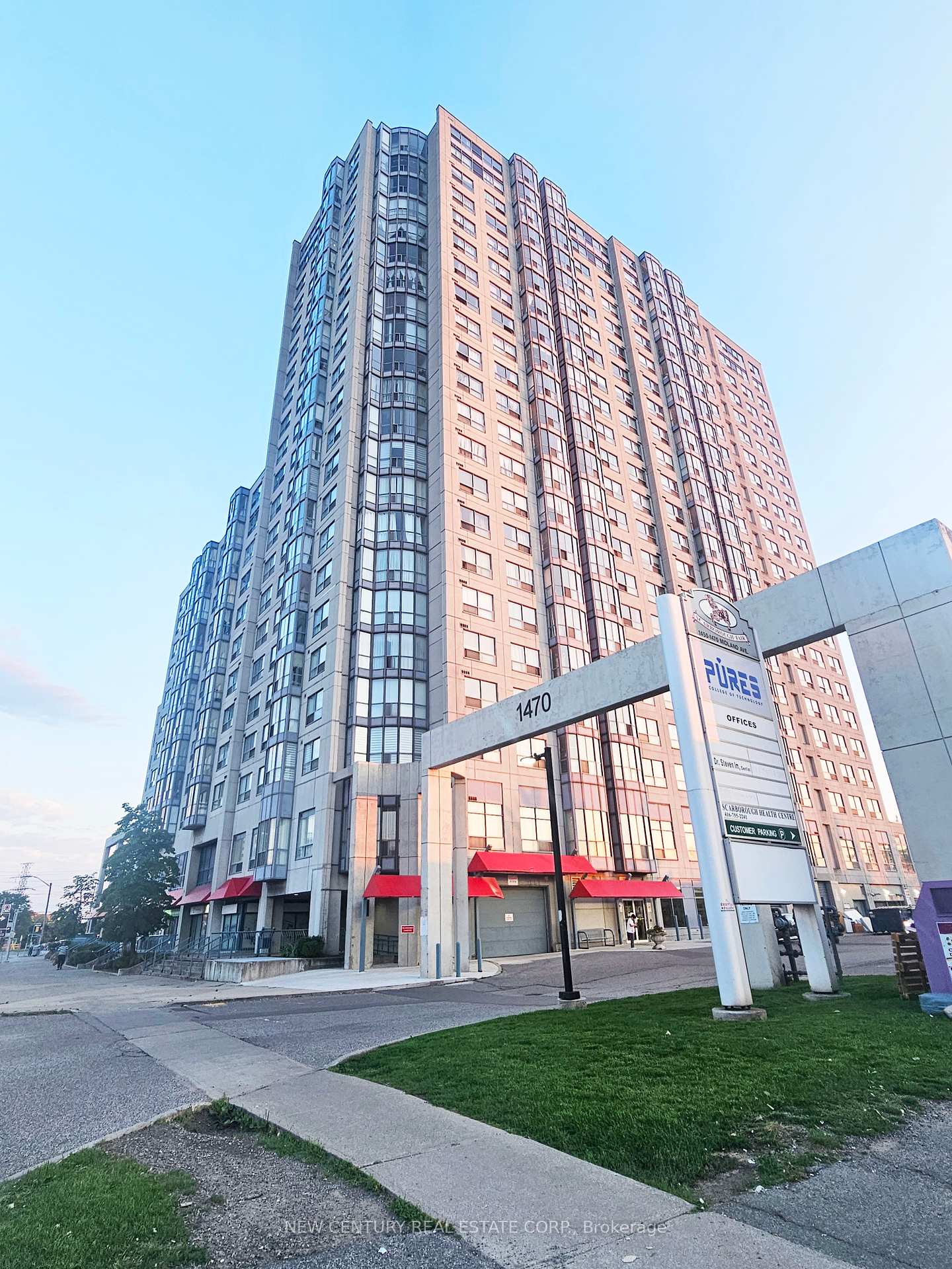 2 Bedrooms Condo at 1470 Midland,  Toronto For sale