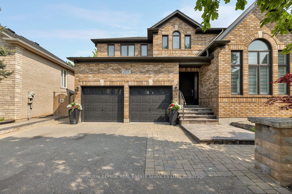 2225 Glazebrook
