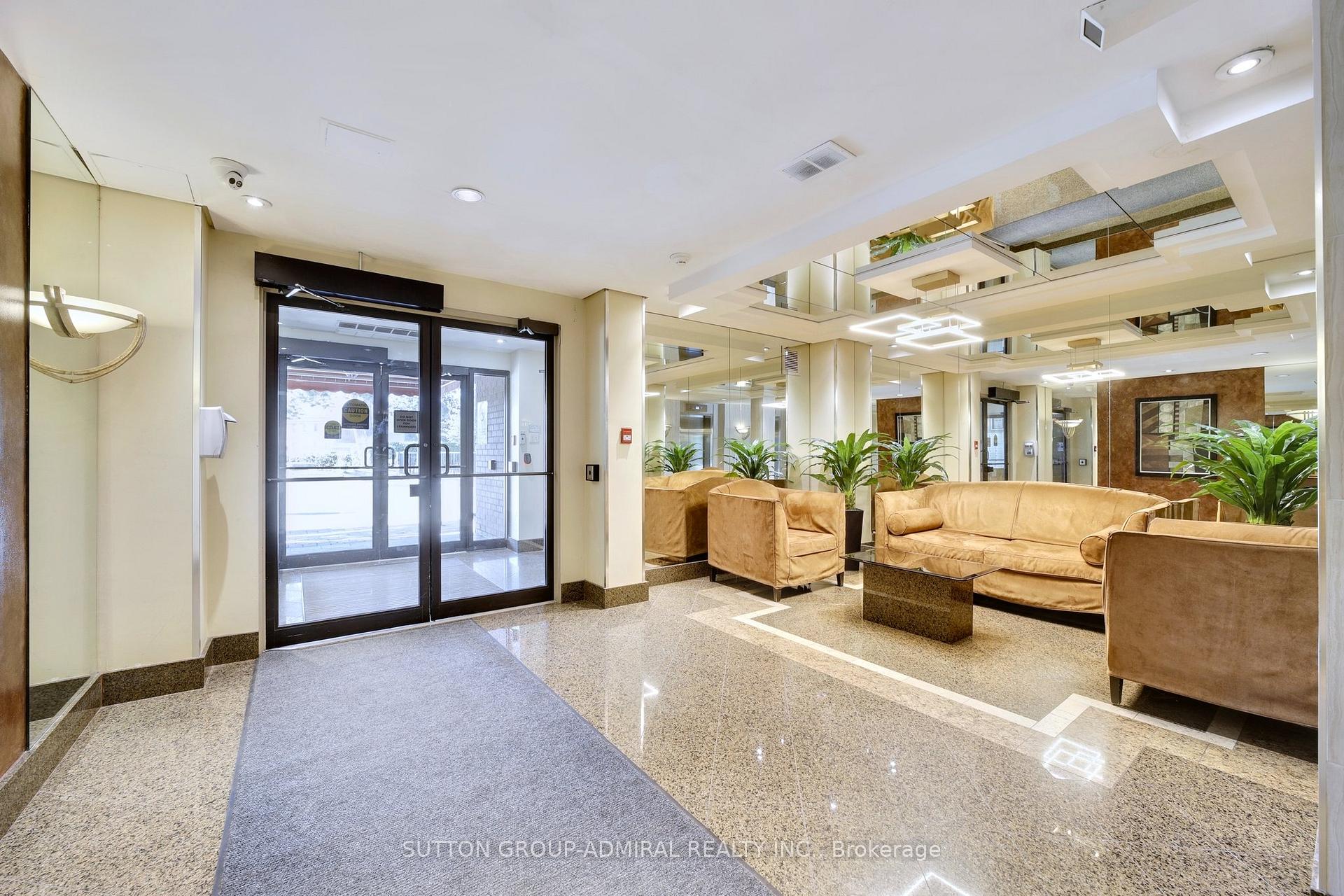 2 Bedrooms Condo at 2091 Hurontario, Mississauga For sale