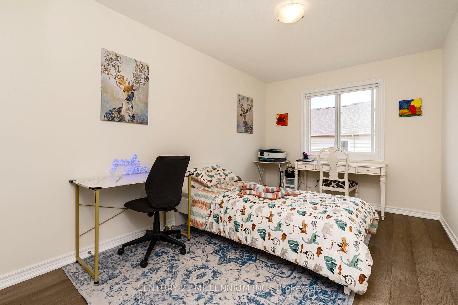 3 Bedrooms Condo at 19 Arietta, Hamilton For sale