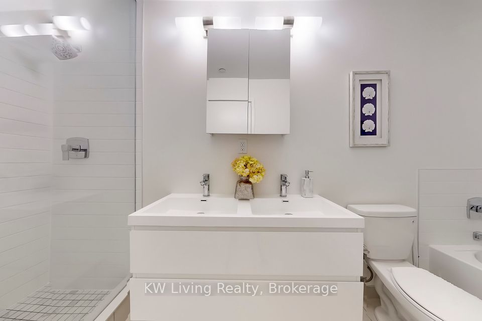 https://trreb-image.ampre.ca/qkUUKOhoDkImqJRSPTOXwkzx4hQAZaKjbts2R5mPxZc/rs:fit:960:960/wm:.5:so:0:50:.4/wmsh:10/wmt:PHNwYW4gZm9yZWdyb3VuZD0nd2hpdGUnIGZvbnQ9JzY4Jz5LVyBMaXZpbmcgUmVhbHR5LCBCcm9rZXJhZ2U8L3NwYW4-/L3RycmViL2xpc3RpbmdzLzQwLzk3LzE1LzU2L3AvNjg0OTgwNjAtNWI4OS00MDkwLTgxM2YtNzcwYjkzODBlZjcyLmpwZw.jpg