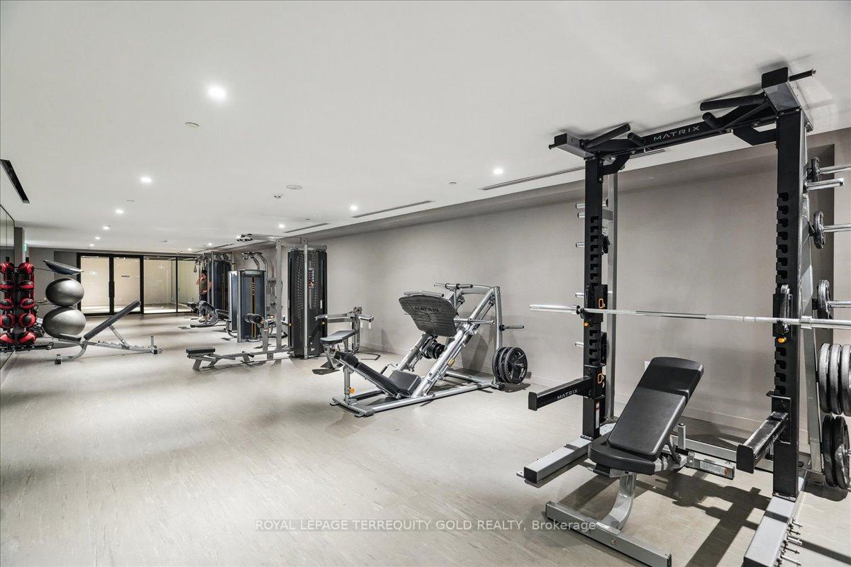 3 Bedrooms Condo at 195 McCaul, Toronto For sale