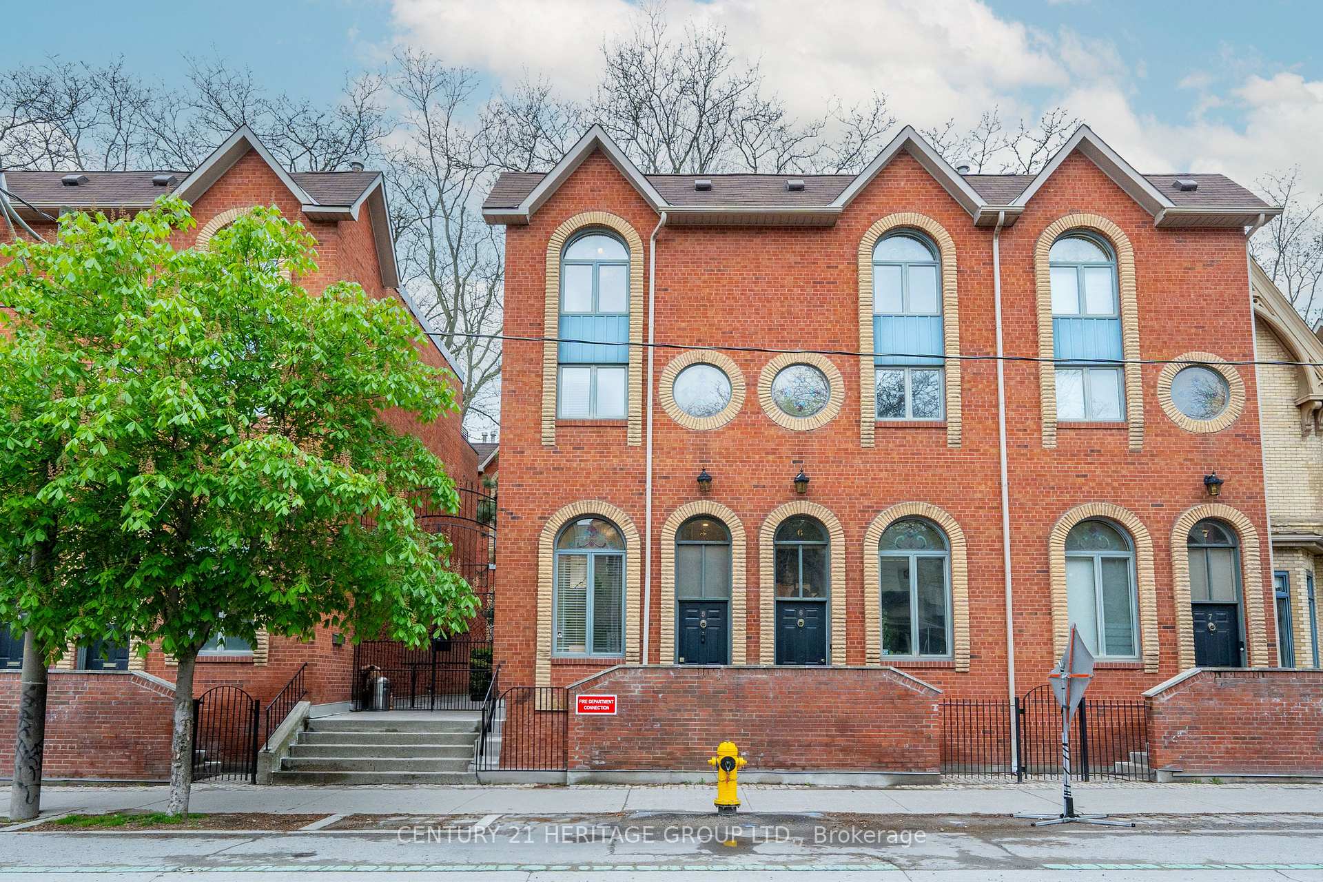 3 Bedrooms Condo at 280 Sherbourne, Toronto For sale