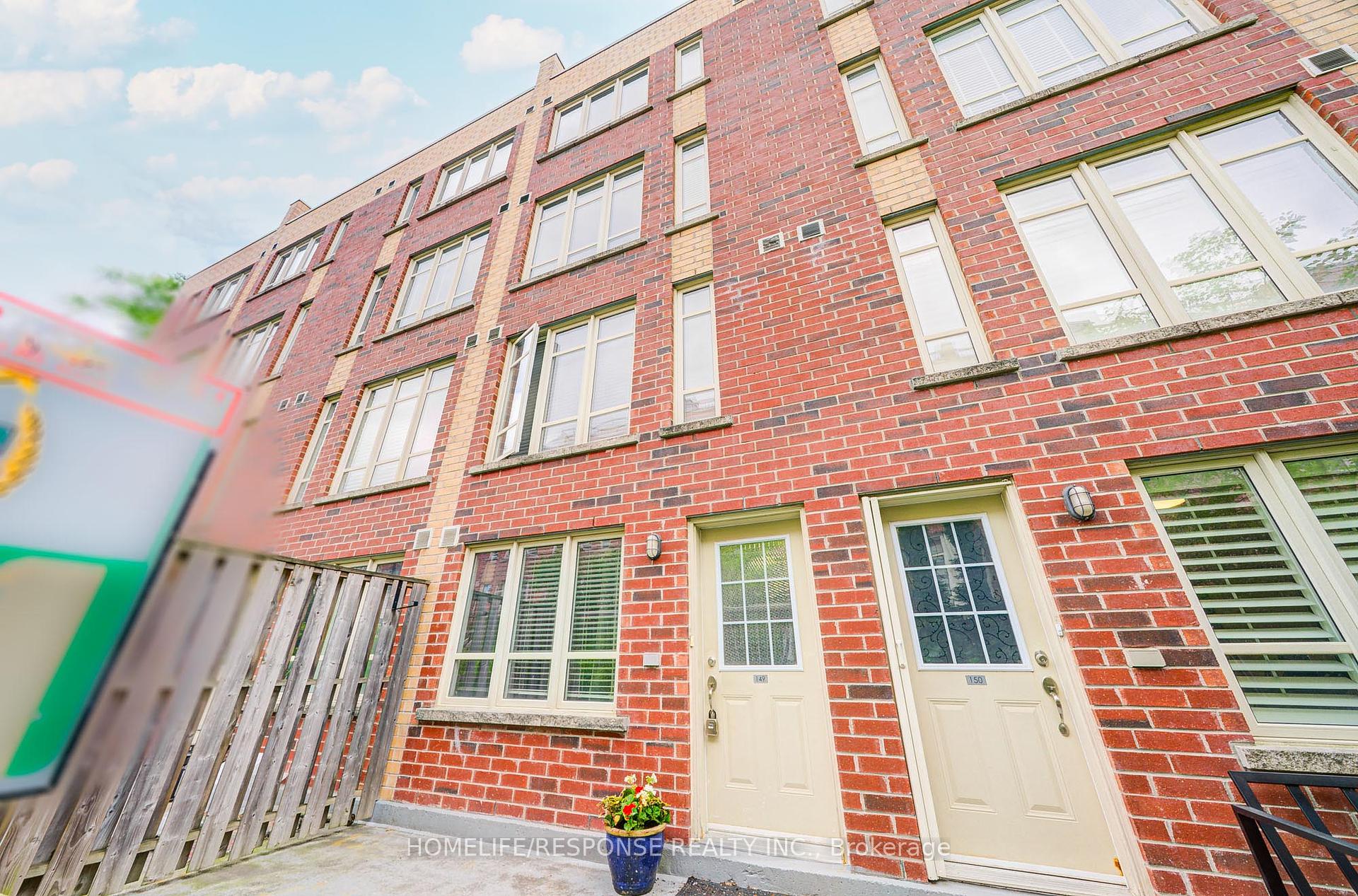 3 Bedrooms Condo at 35 Elsie, Toronto For sale