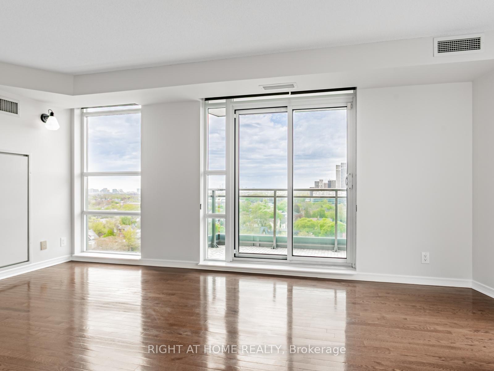 2 Bedrooms Condo at 736 Spadina, Toronto For sale