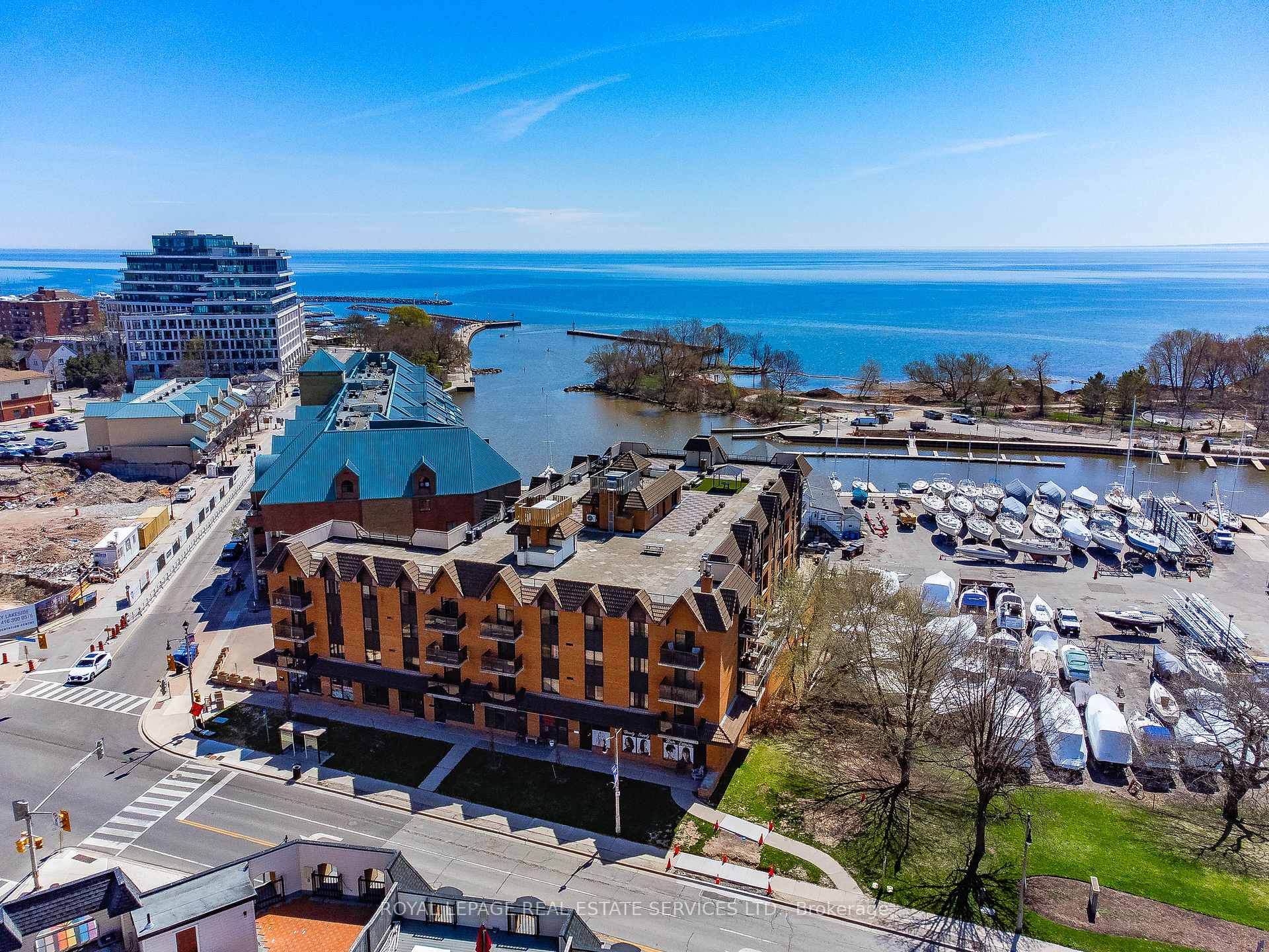 2 Bedrooms Condo at 102 Bronte,  Oakville For sale