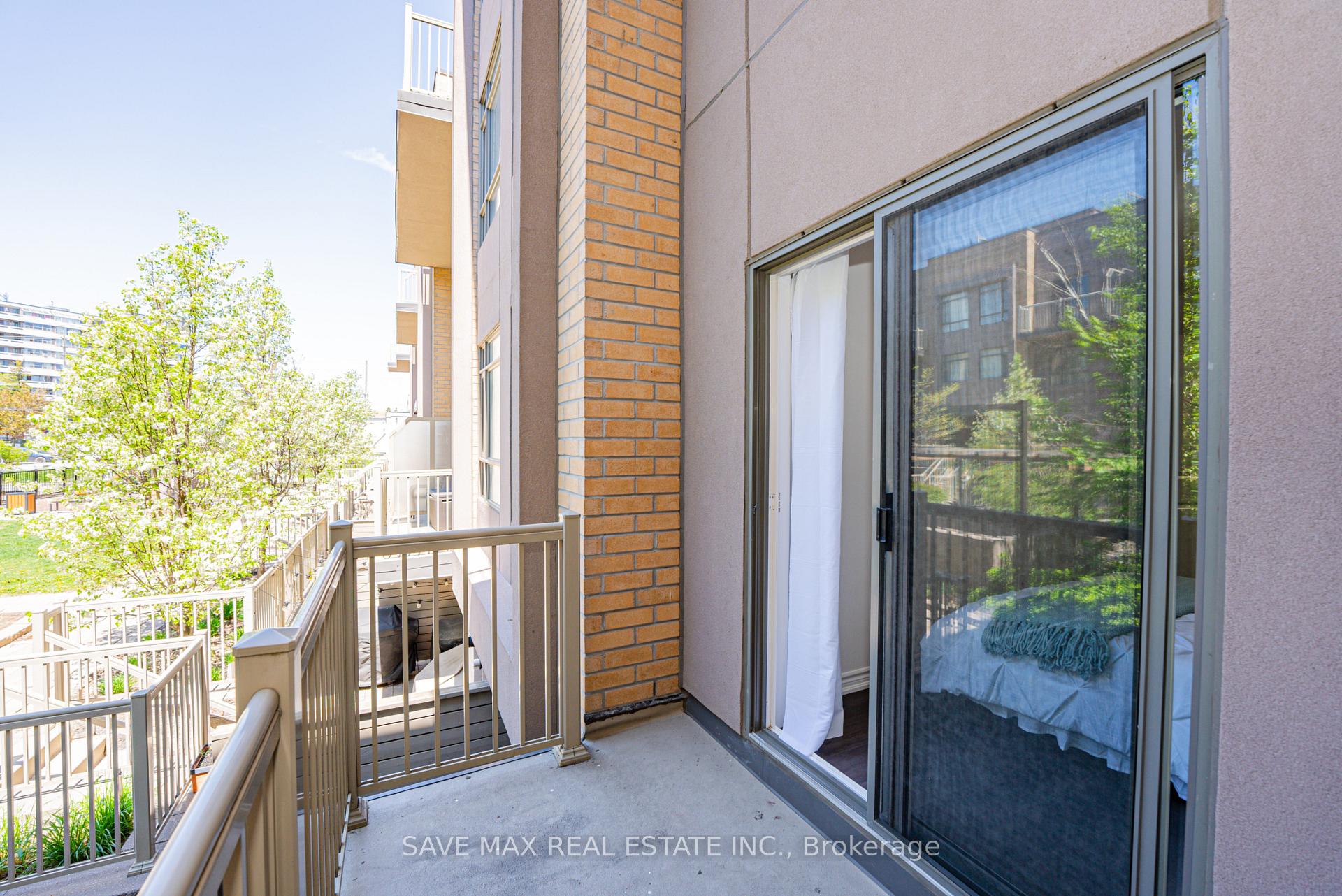 3 Bedrooms Condo at 1070 Progress, Toronto For sale