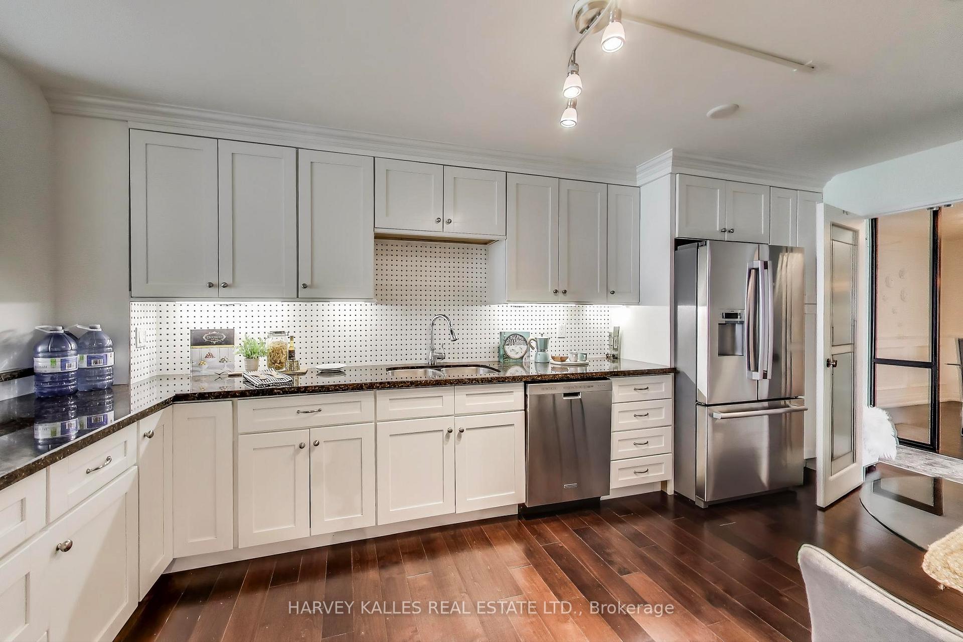 2 Bedrooms Condo at 55 Skymark, Toronto For sale