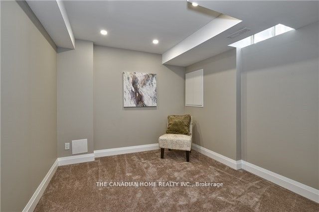 2250 Oakhaven Drive