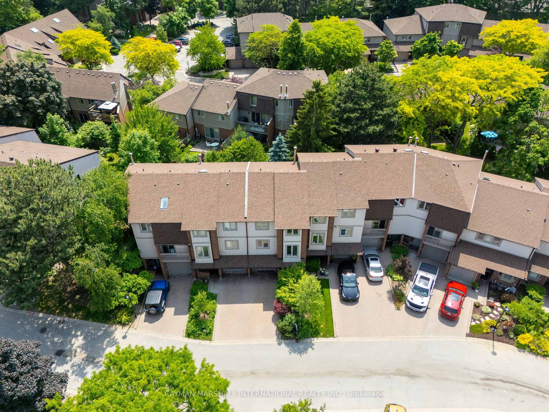 3 Bedrooms Condo at 1160 Walden, Mississauga For sale