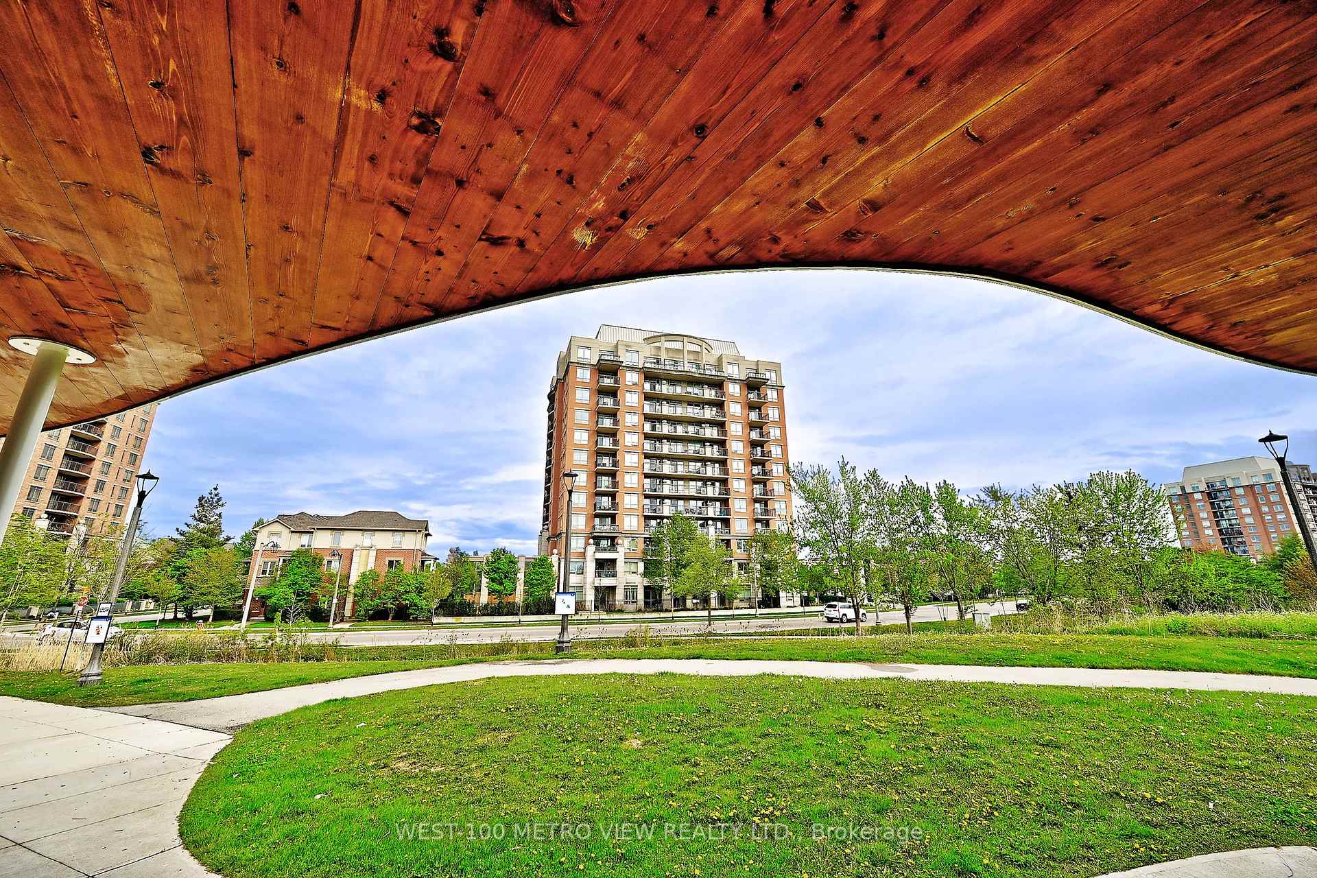 2 Bedrooms Condo at 2365 CENTRAL PARK, Oakville For sale