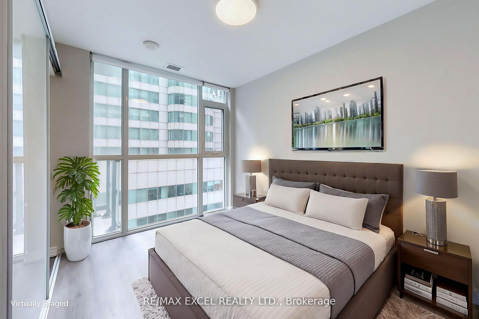 2 Bedrooms Condo at 87 Peter, Toronto For sale