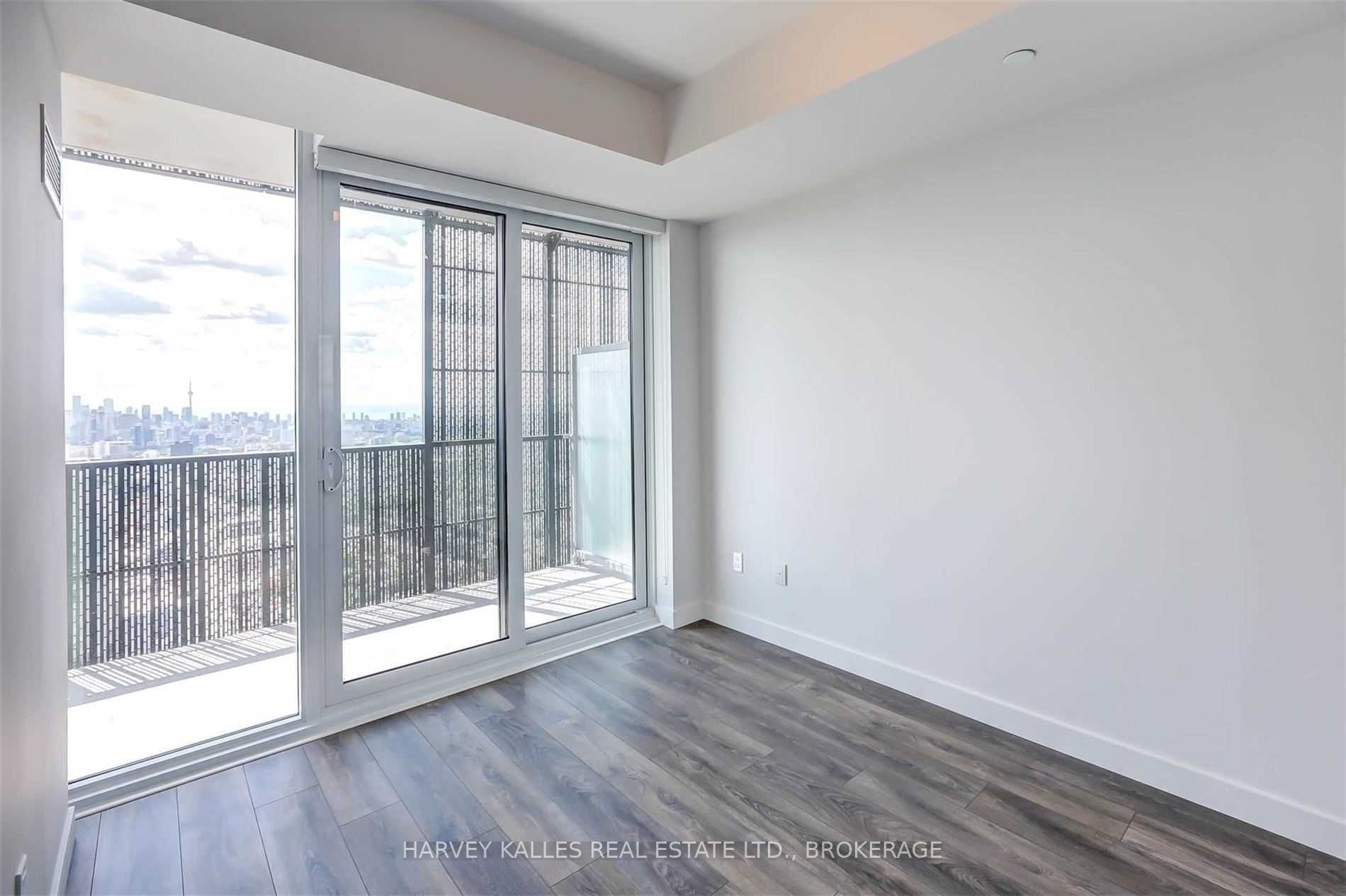 8 Eglinton Avenue E 5201