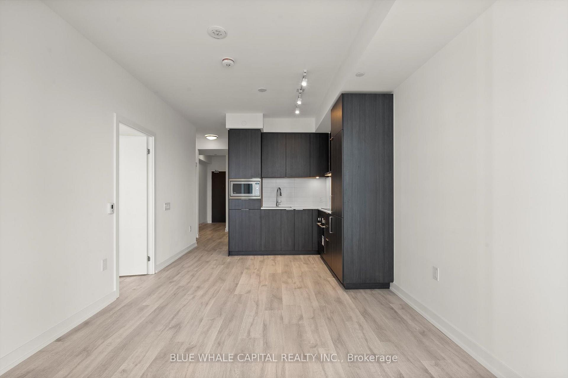 2 Bedrooms Condo at 8 Olympic Garden,  Toronto For sale