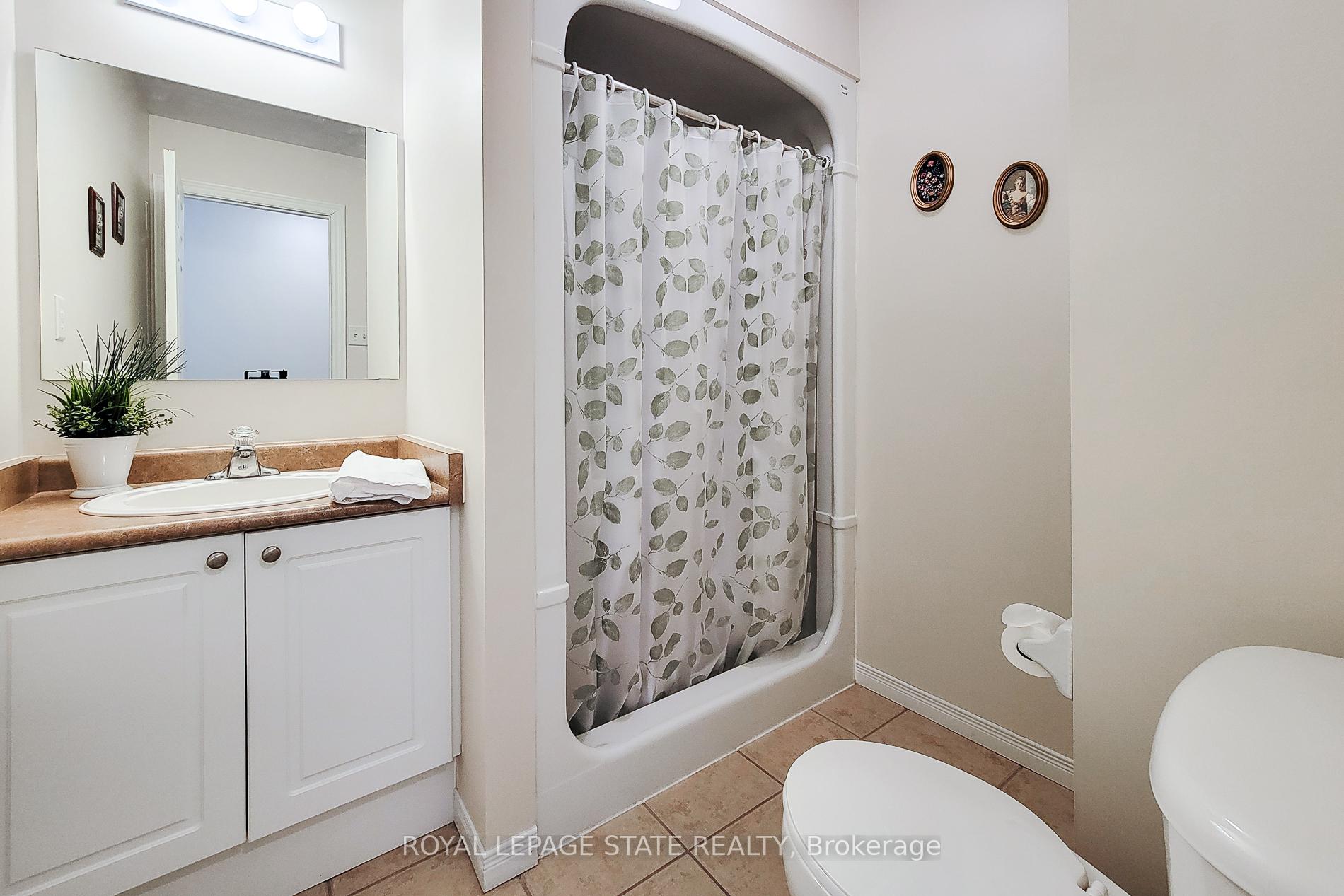 2 Bedrooms Condo at 751 Rymal, Hamilton For sale