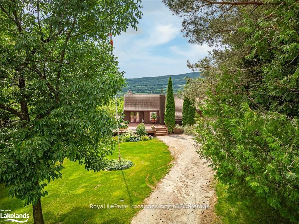 795310 The Blue Mountains Clearview Townline