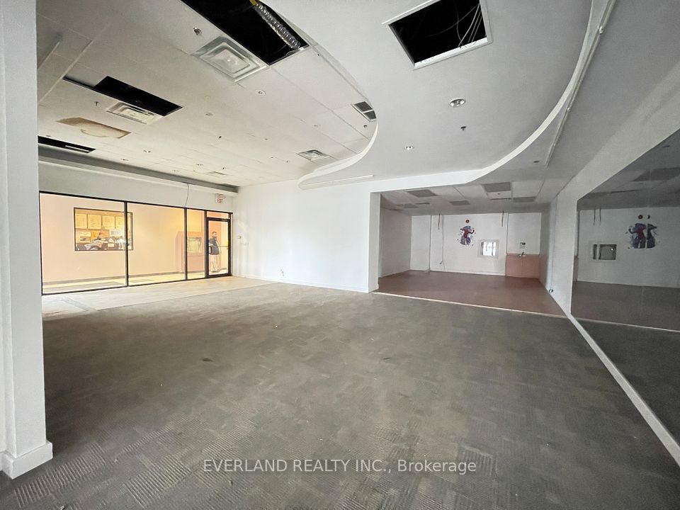 3601 Victoria Park