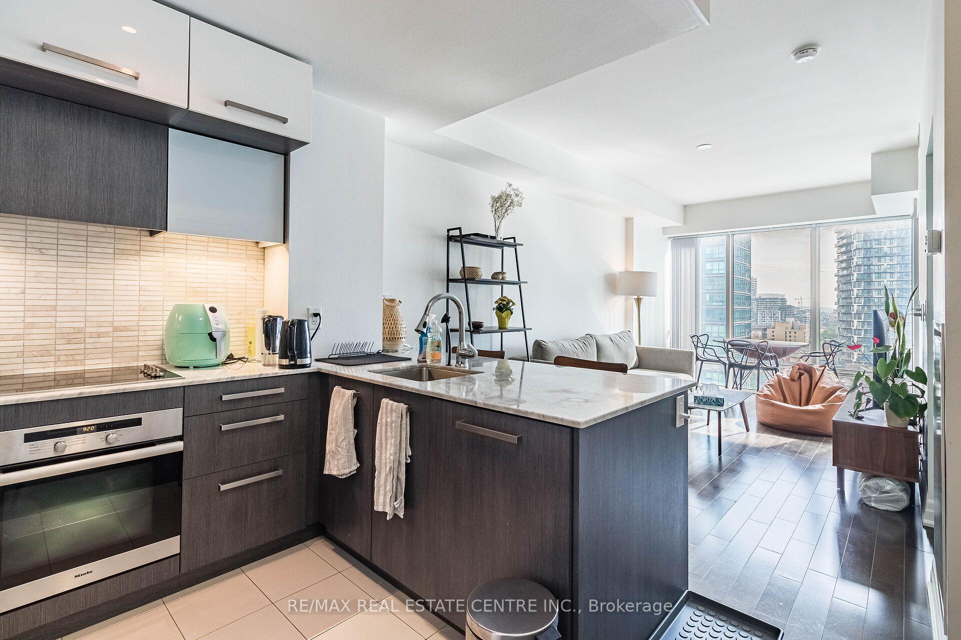 1 Bedroom Condo at 8 The Esplanade, Toronto For sale