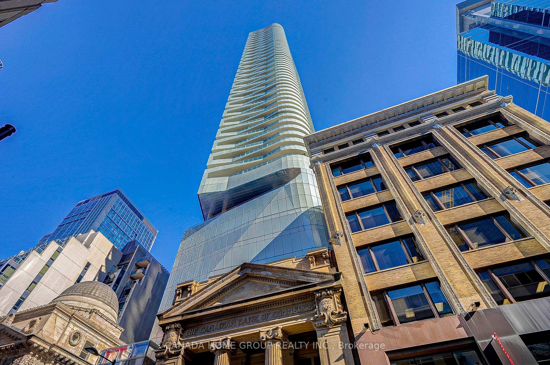 2 Bedrooms Condo at 197 Yonge, Toronto For sale