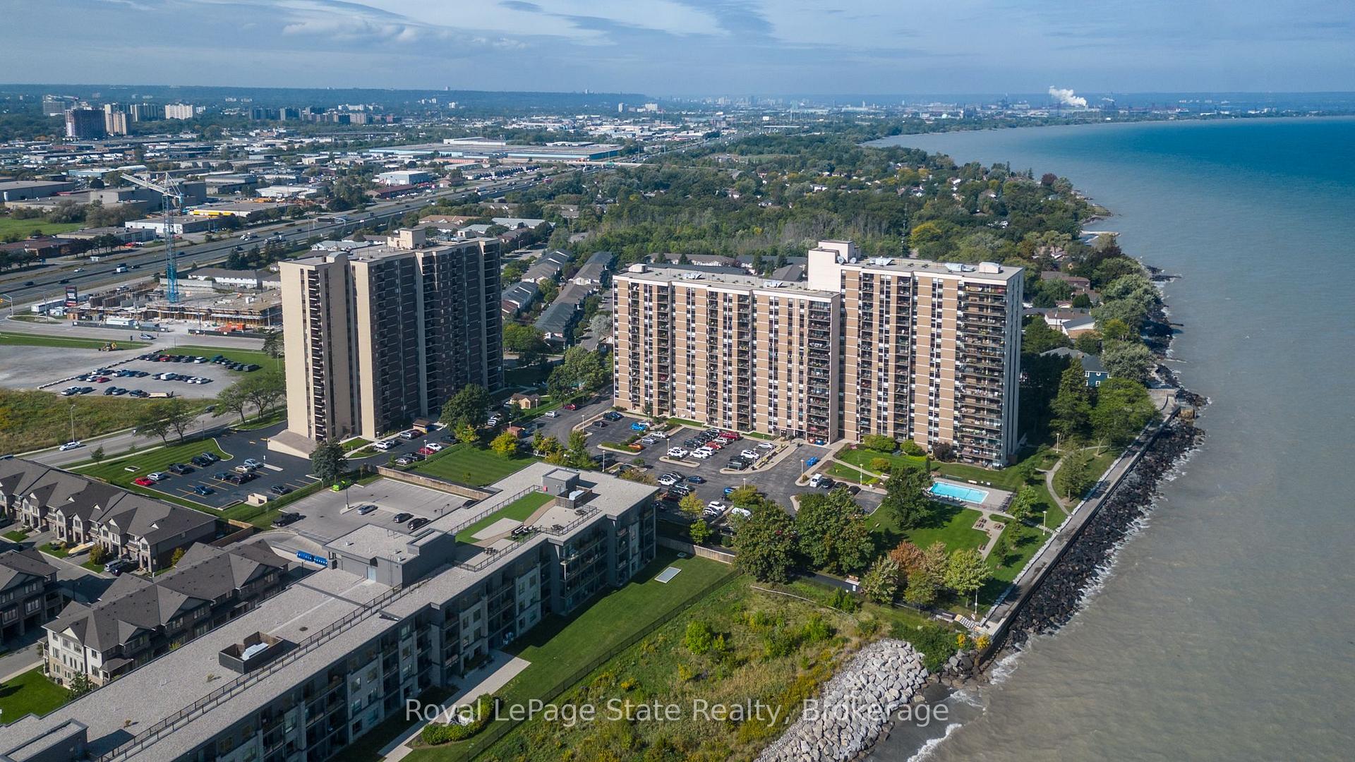 2 Bedrooms Condo at 500 Green,  Hamilton For sale