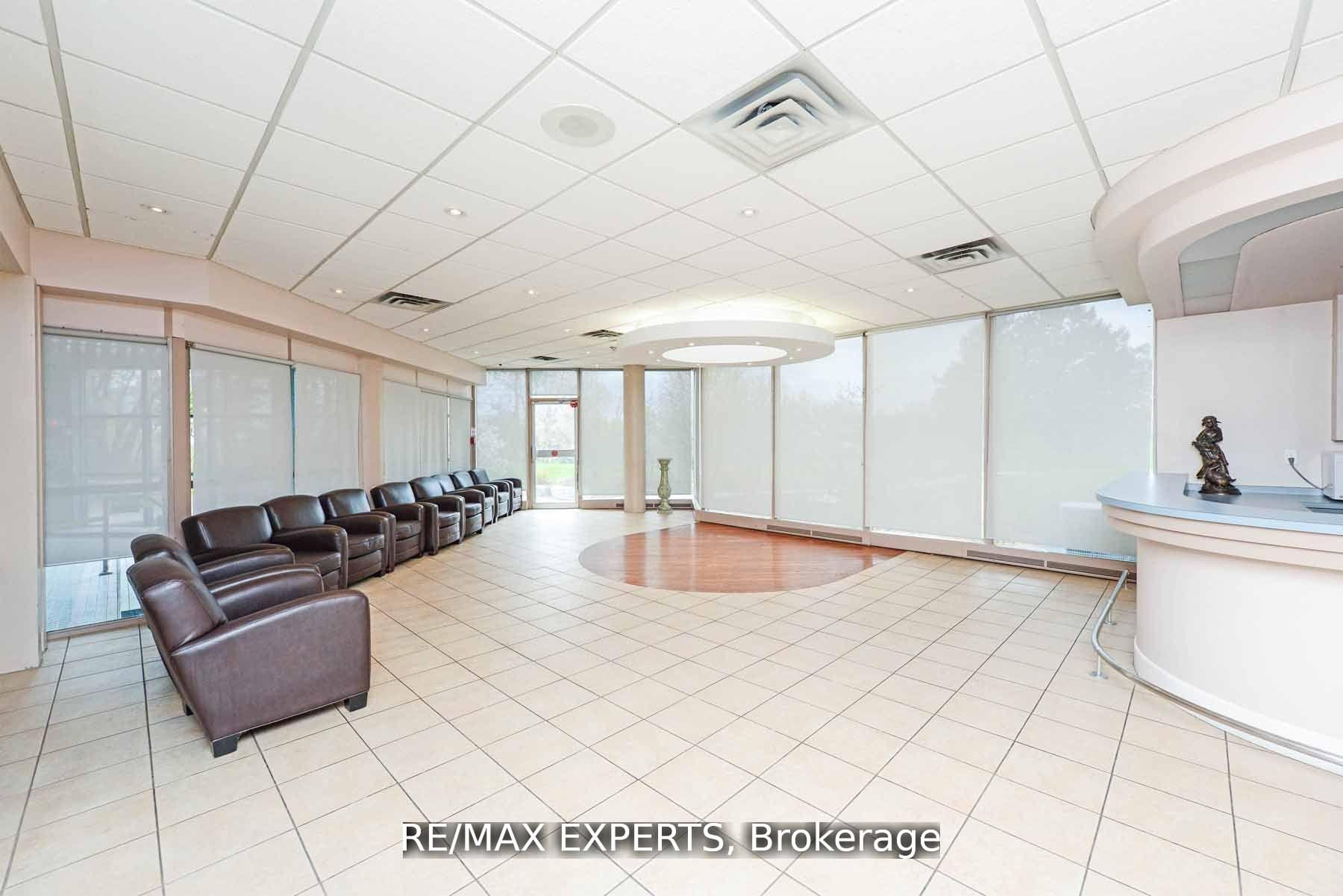 3 Bedrooms Condo at 4460 Tucana, Mississauga For sale
