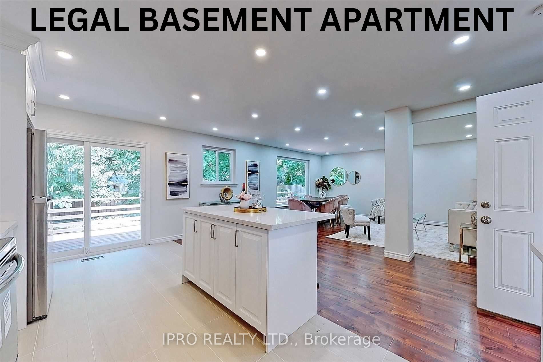 640 Irwin Crescent, Newmarket, ON L3Y 5A2