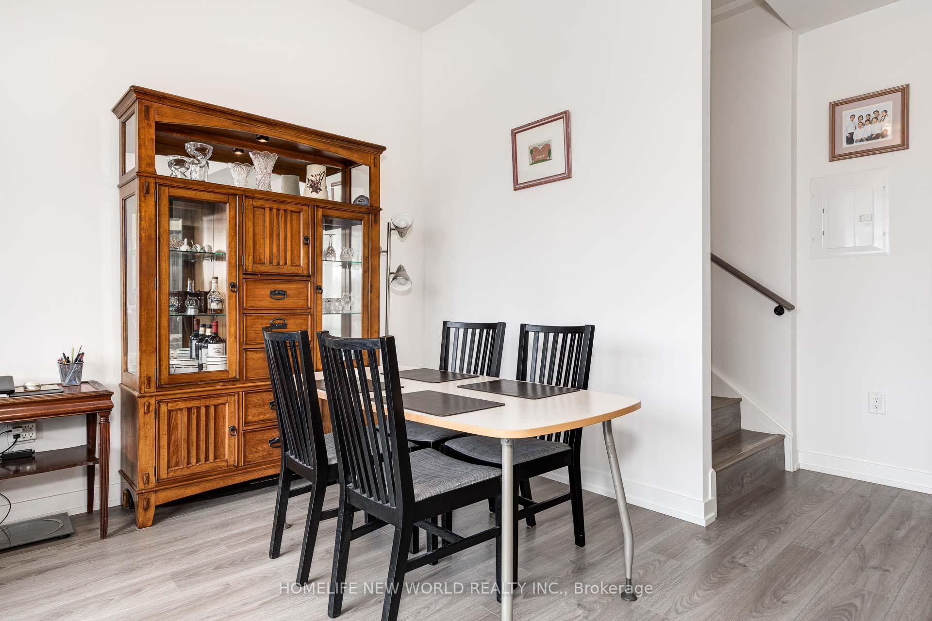 2 Bedrooms Condo at 10 De Boers,  Toronto For sale