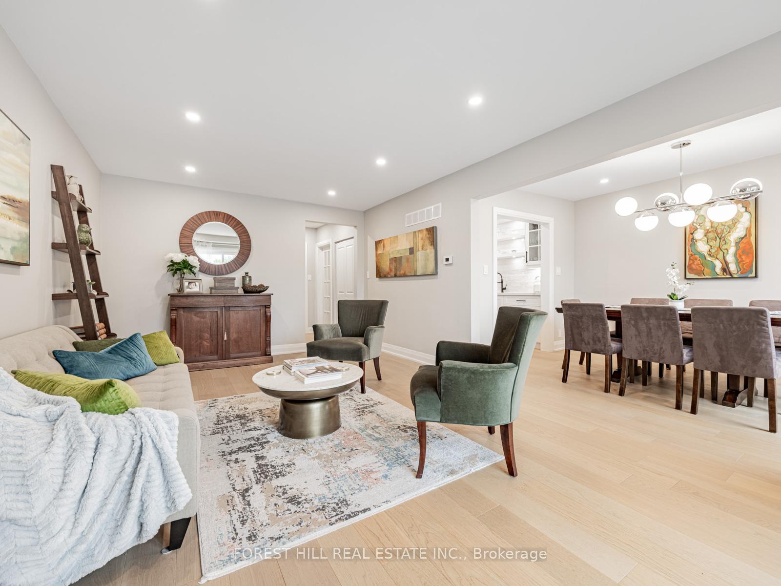 4 Bedrooms Condo at 51 Broadfield, Toronto For sale
