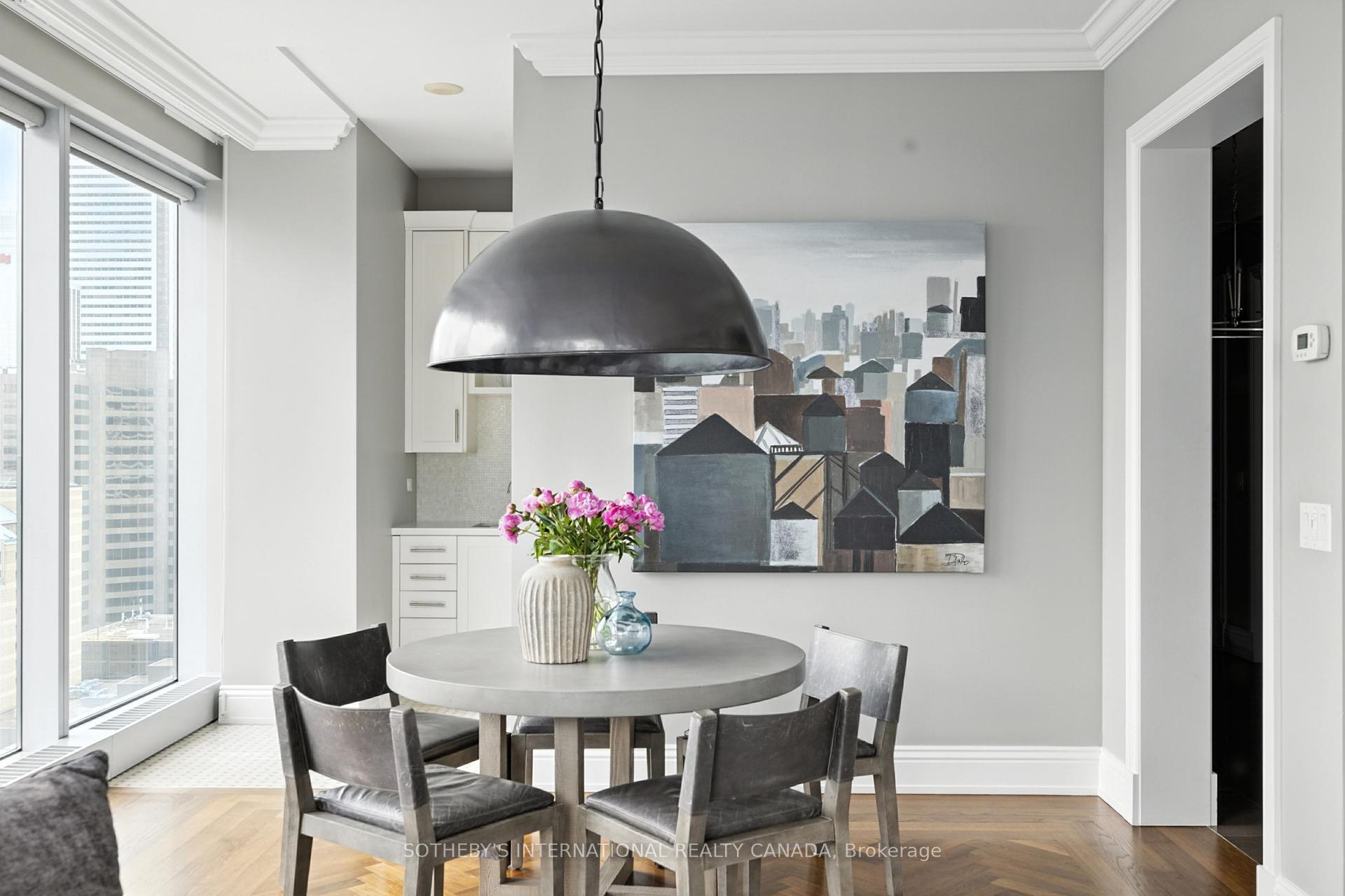 2 Bedrooms Condo at 183 Wellington, Toronto For sale