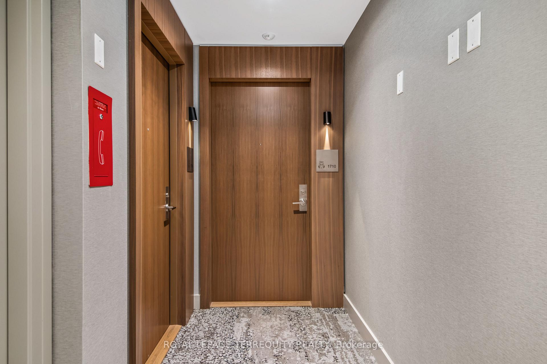 3 Bedrooms Condo at 1926 Lake Shore, Toronto For sale