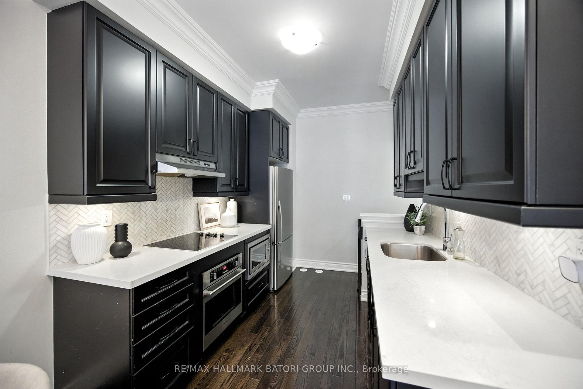 4 Bedrooms Condo at 2110 Bayview, Toronto For sale