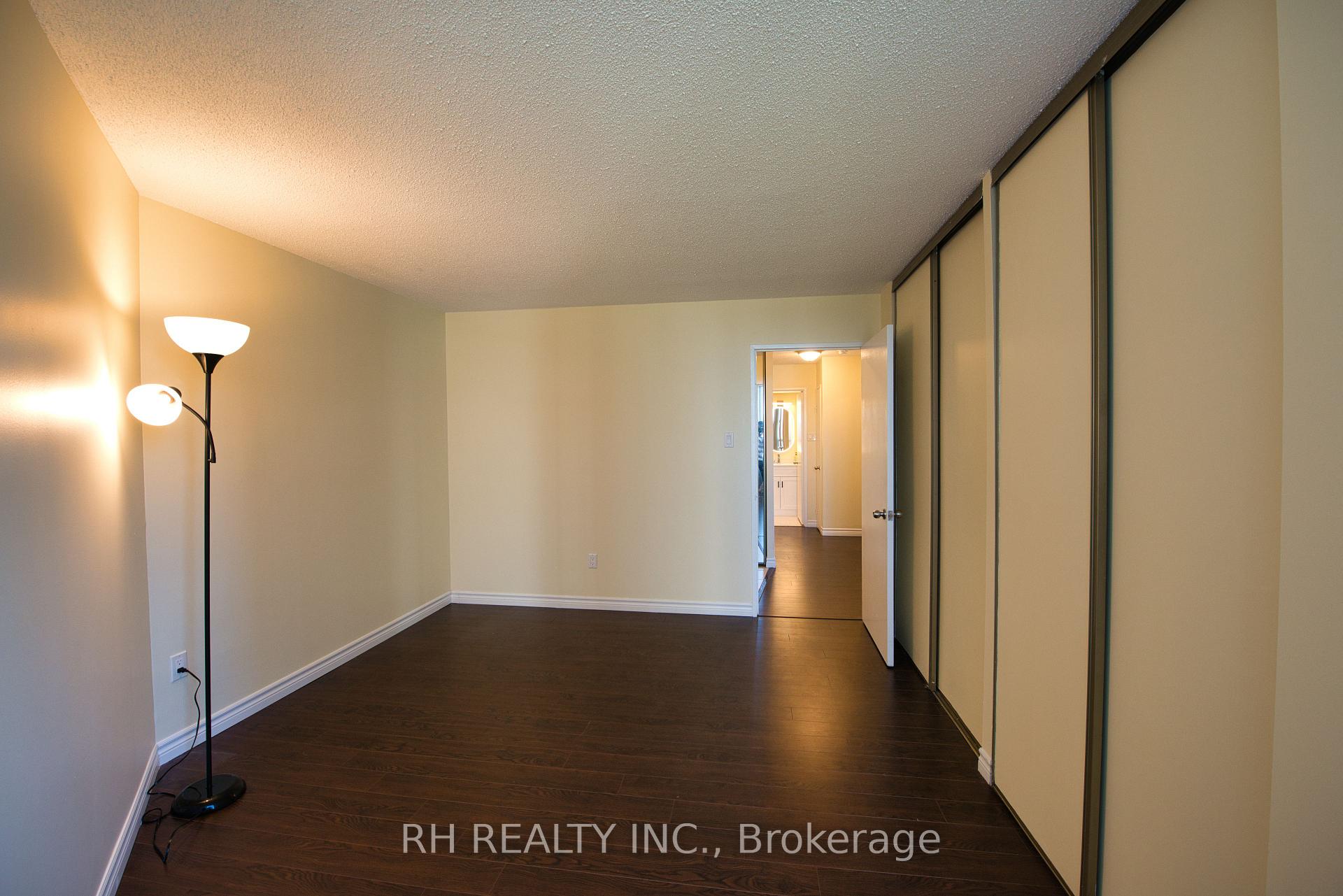 3 Bedrooms Condo at 300 Alton Towers,  Toronto For sale