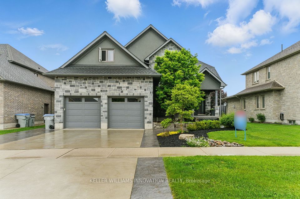 855 Wood Drive, North Perth, ON N4W 0B7