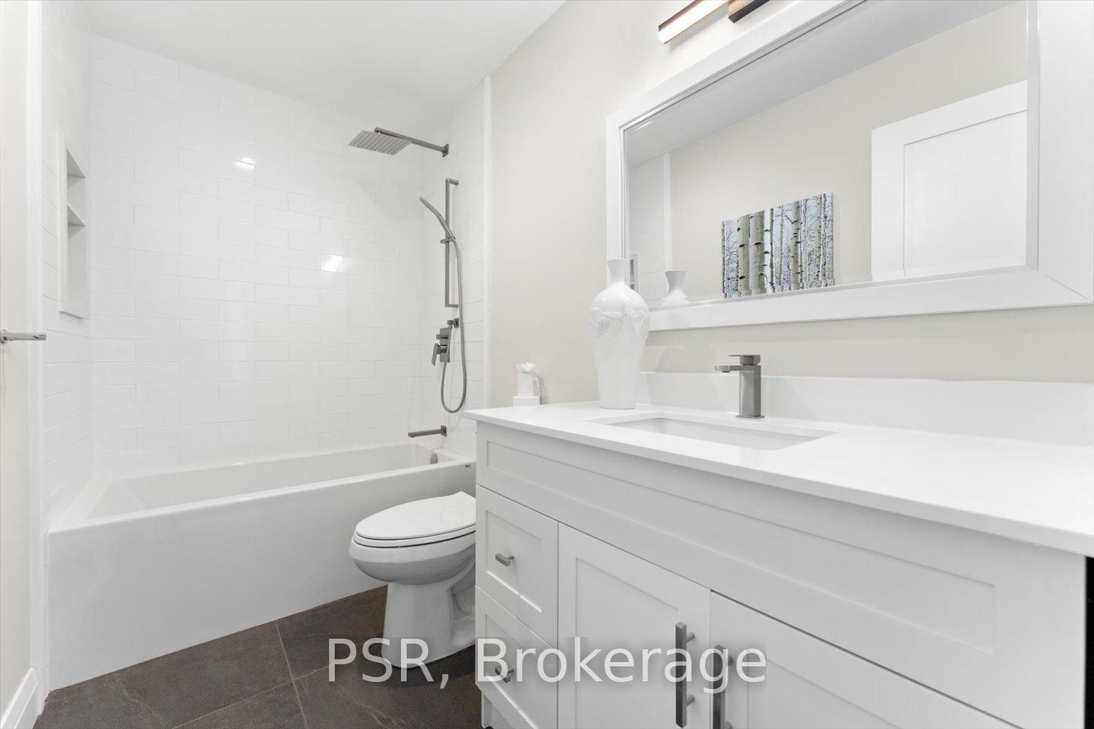 4 Bedrooms Condo at 42 Crimson Millway, Toronto For sale