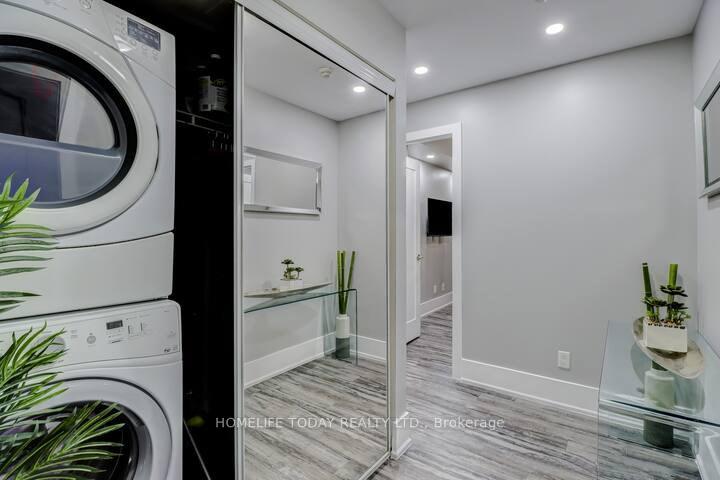 3 Bedrooms Condo at 300 Front, Toronto For sale