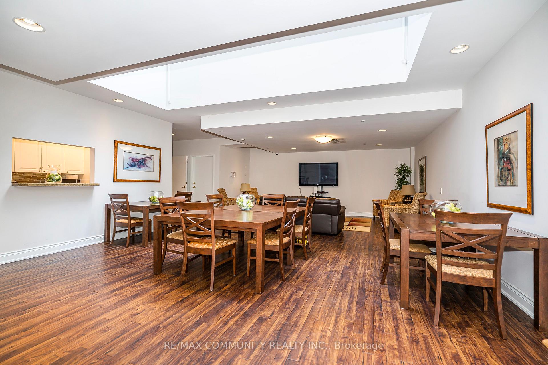 2 Bedrooms Condo at 980 Yonge,  Toronto For sale