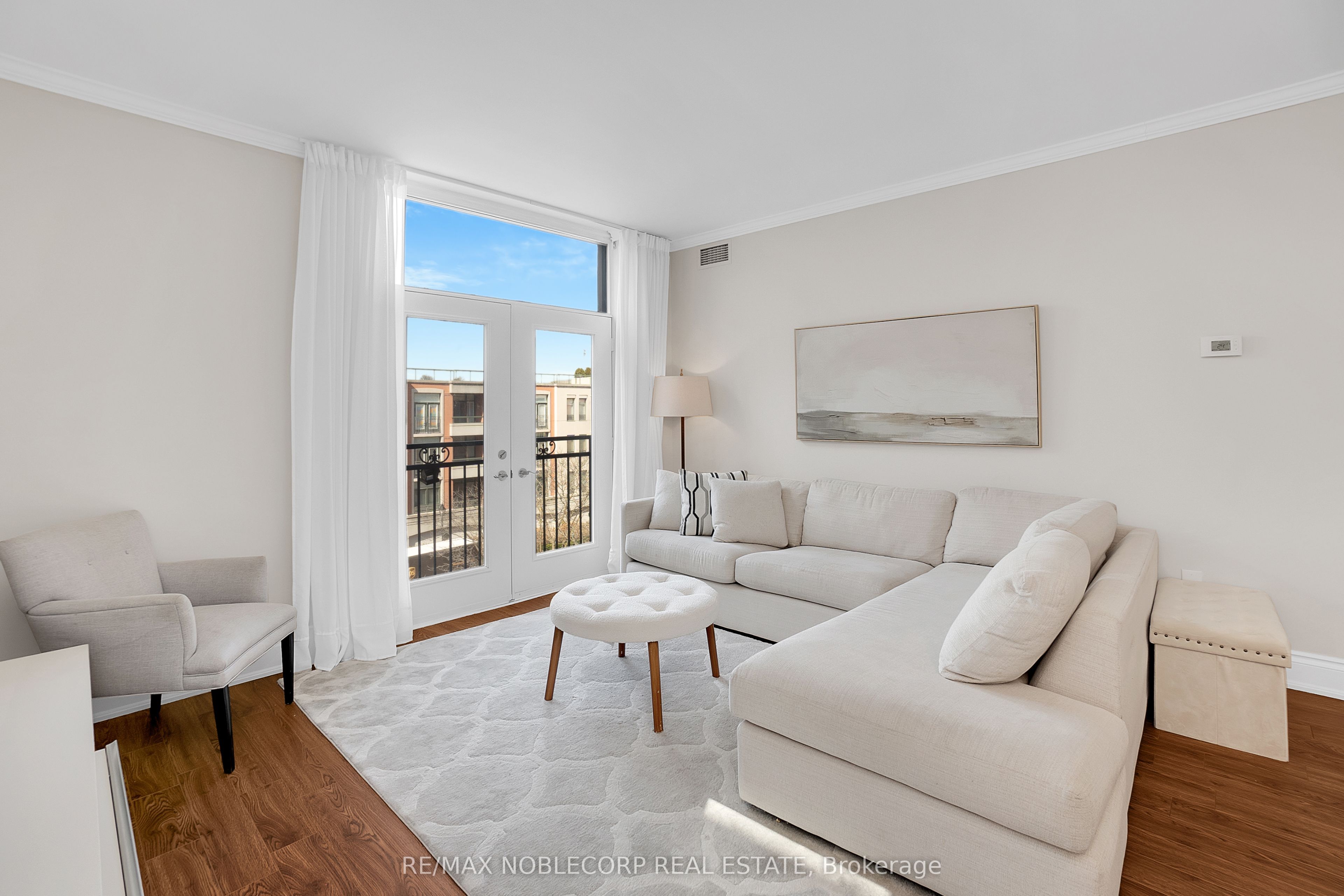 53 Woodbridge Avenue, #419