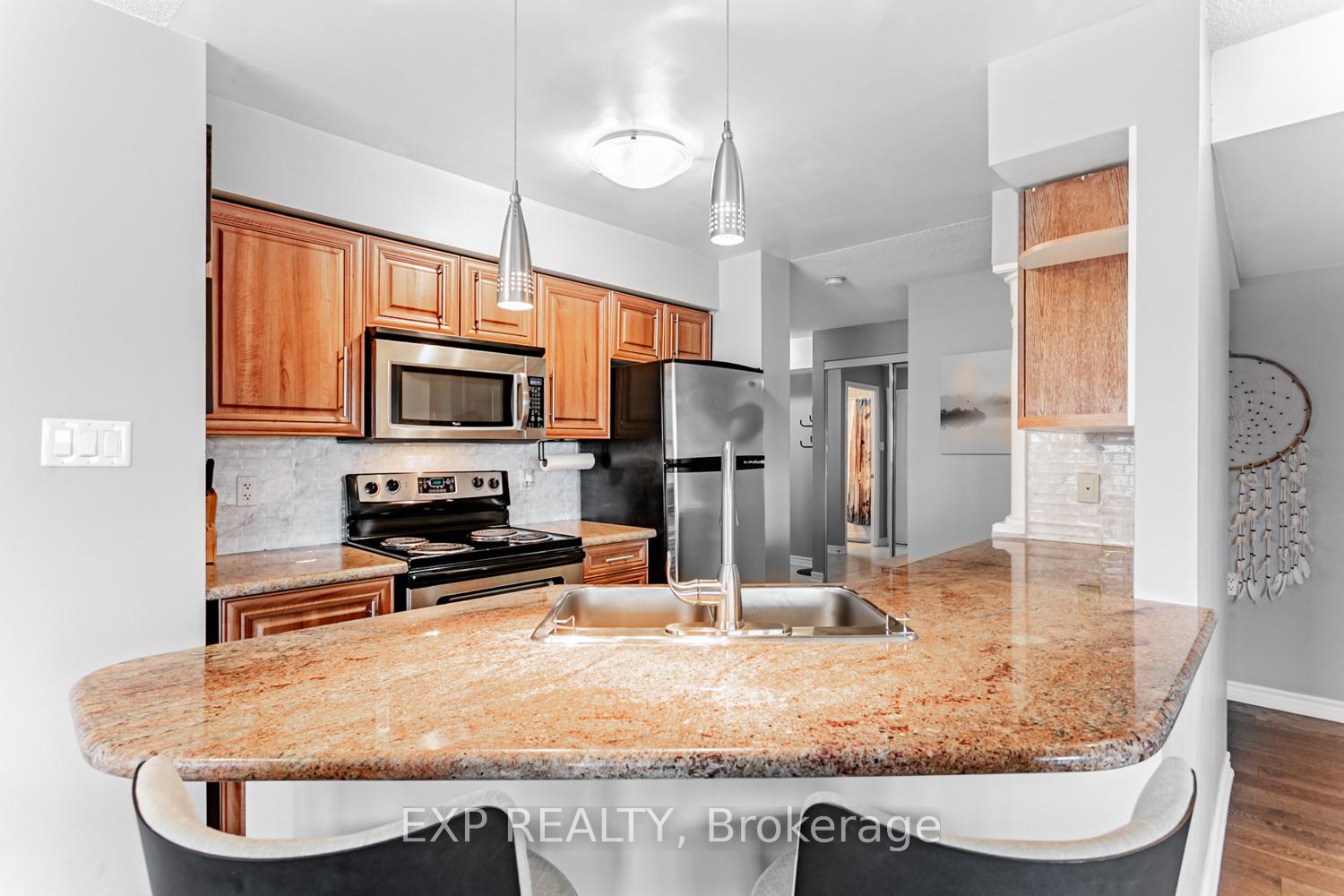 2 Bedrooms Condo at 872 Sheppard, Toronto For sale