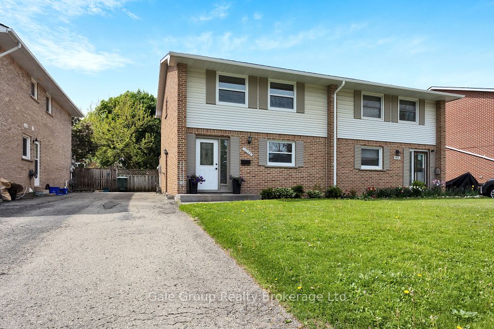 1012 B Nesbitt Crescent