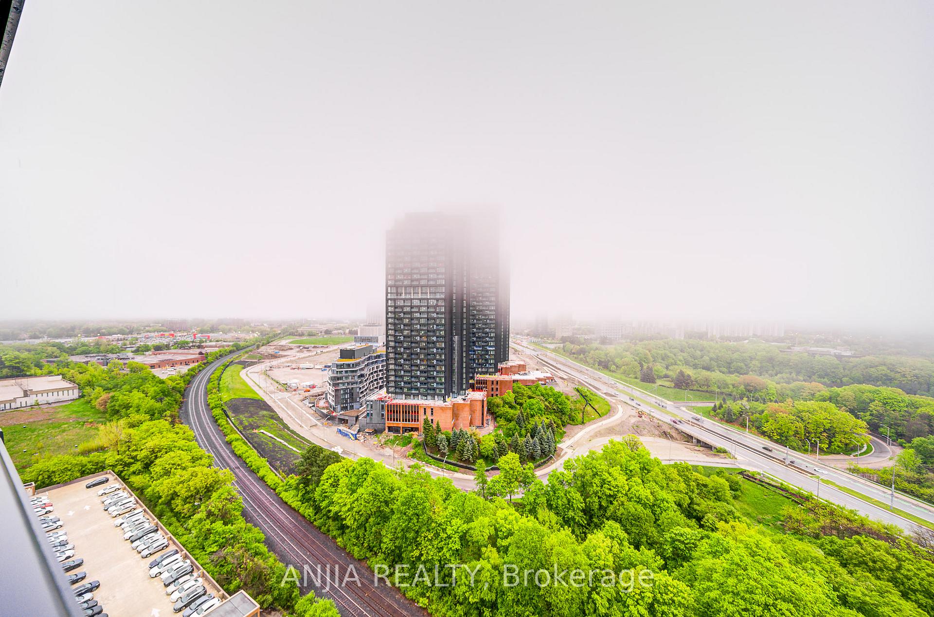 2 Bedrooms Condo at 30 Inn On The Park, Toronto For sale