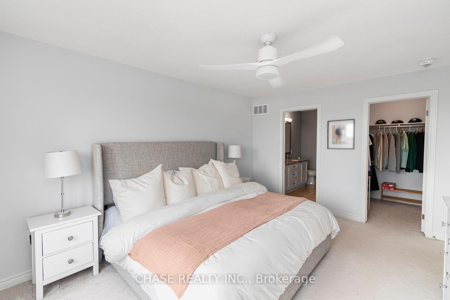 8 Bedrooms Condo at 120 Vineberg,  Hamilton For sale