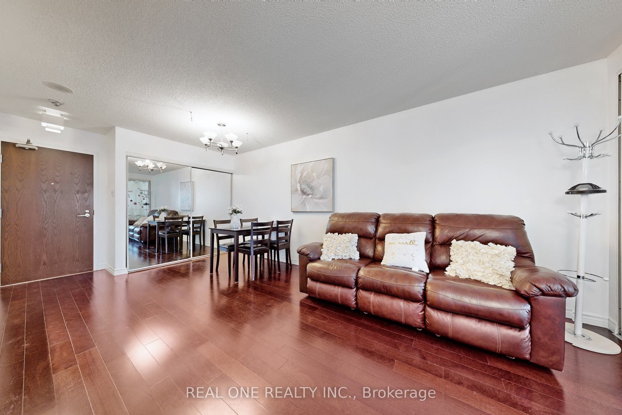 1055 Bay Street, #1816