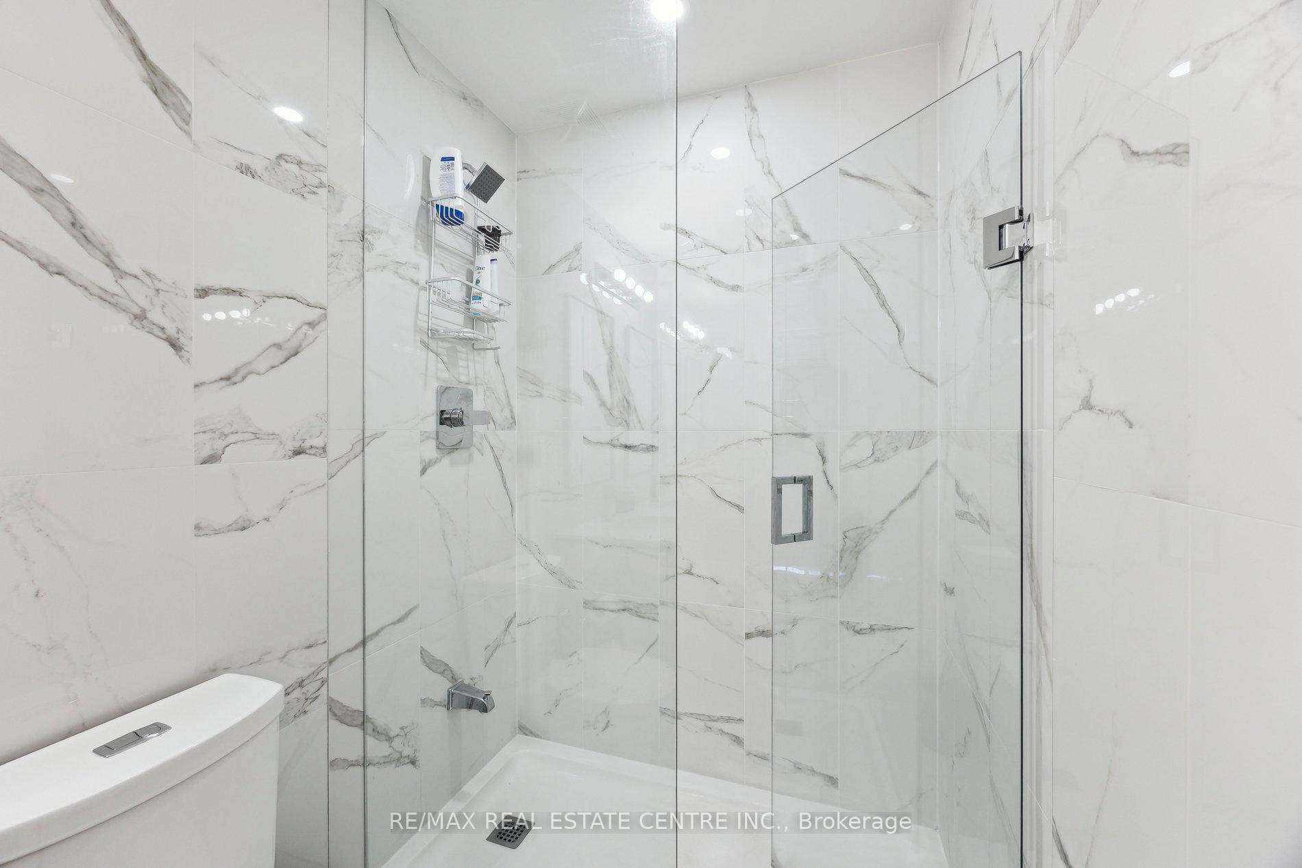 3 Bedrooms Condo at 9075 Jane,  Vaughan For sale