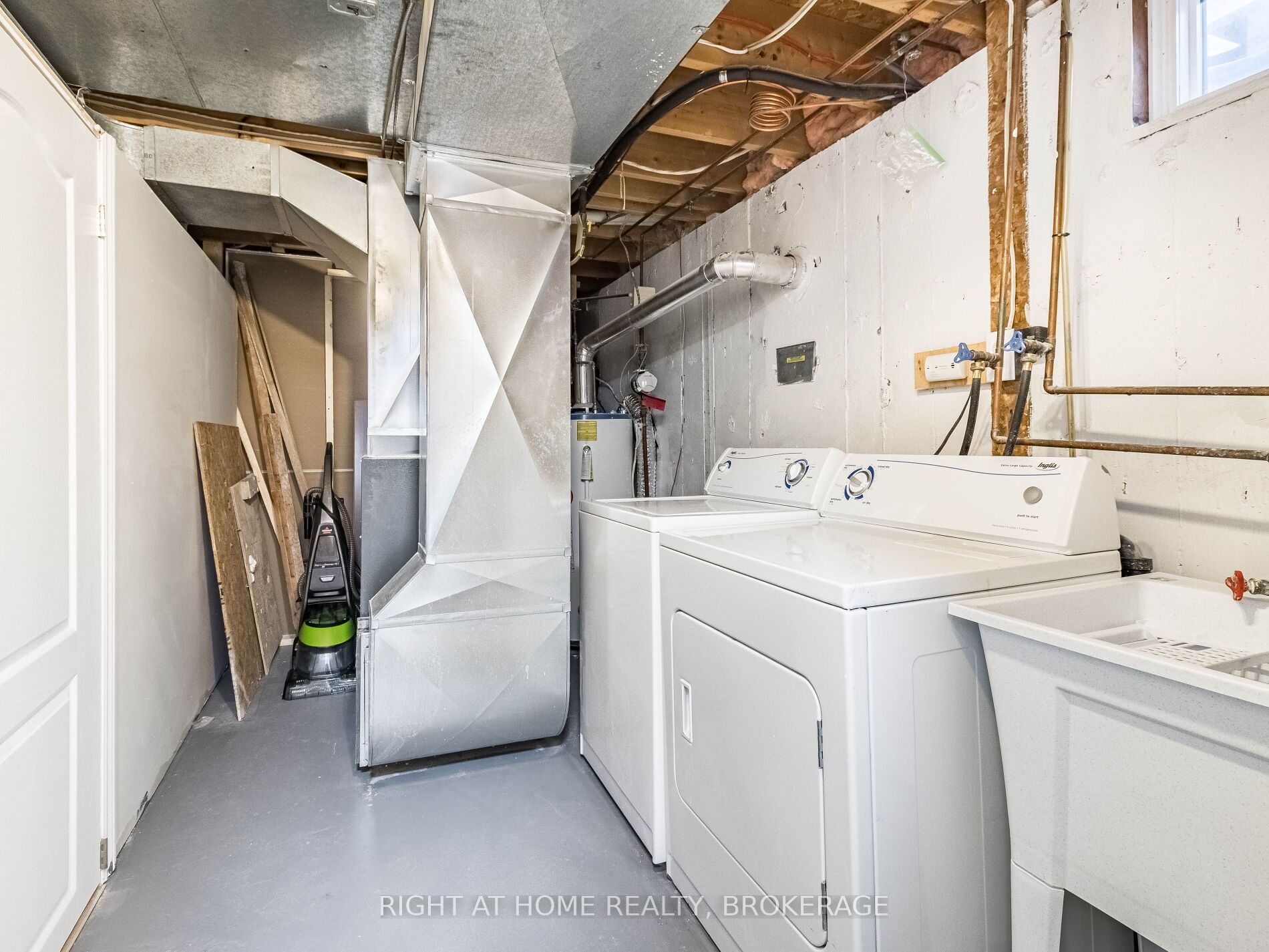 24 The Meadows Street, St. Catharines, ON L2N 7L1