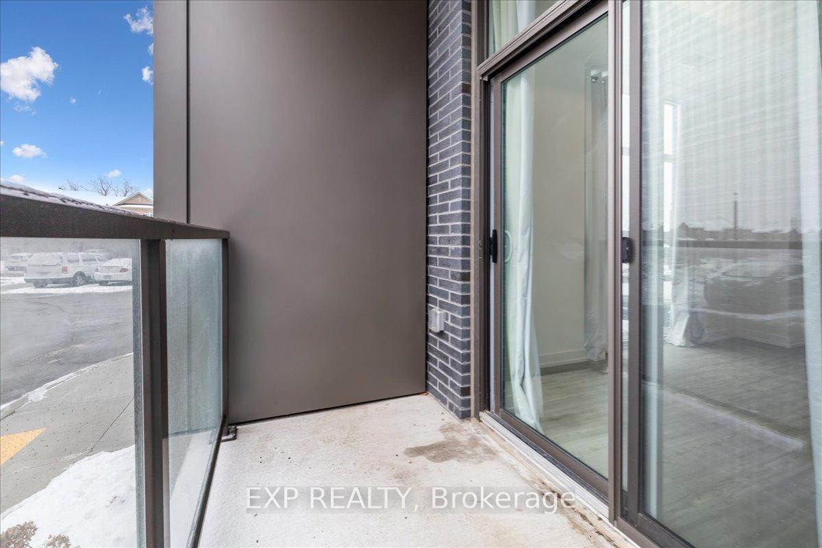 2 Bedrooms Condo at 450 Dundas,  Hamilton For sale