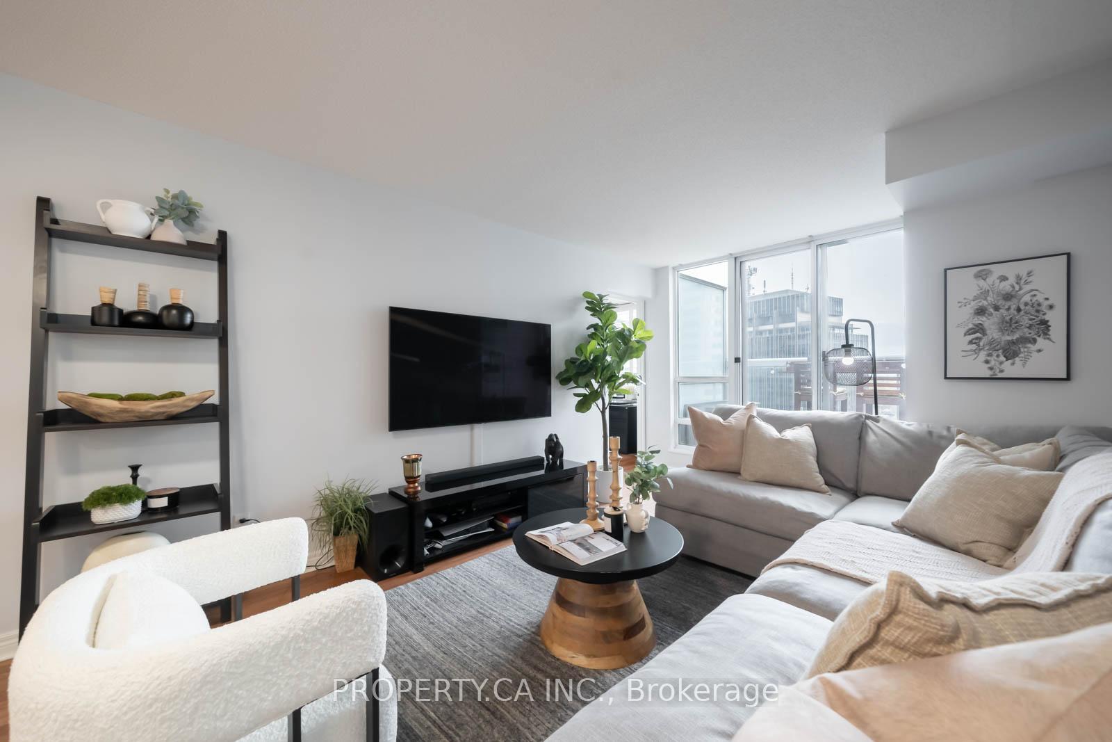 3 Bedrooms Condo at 43 Eglinton, Toronto For sale