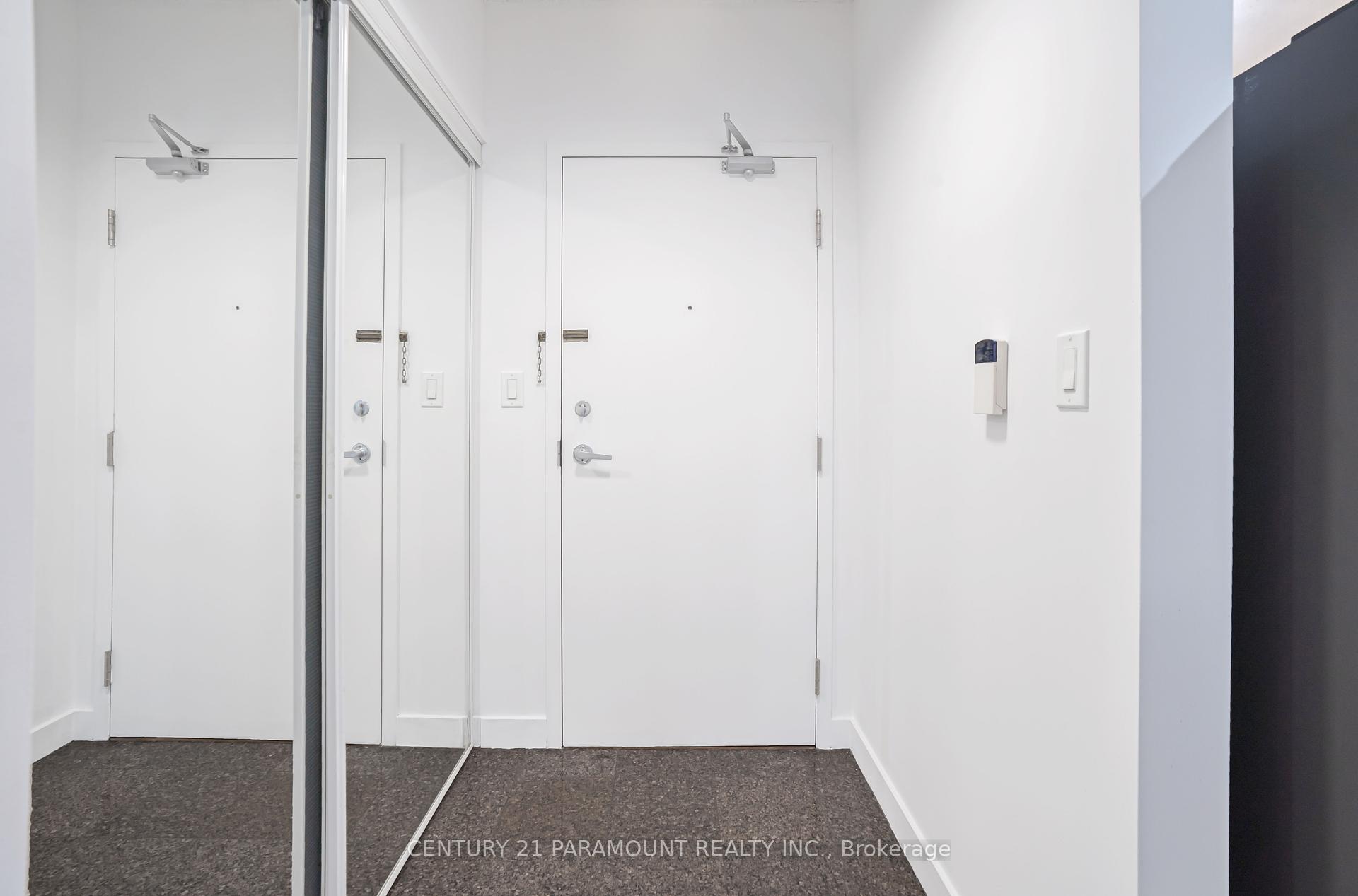 1 Bedroom Condo at 5 Mariner,  Toronto For sale