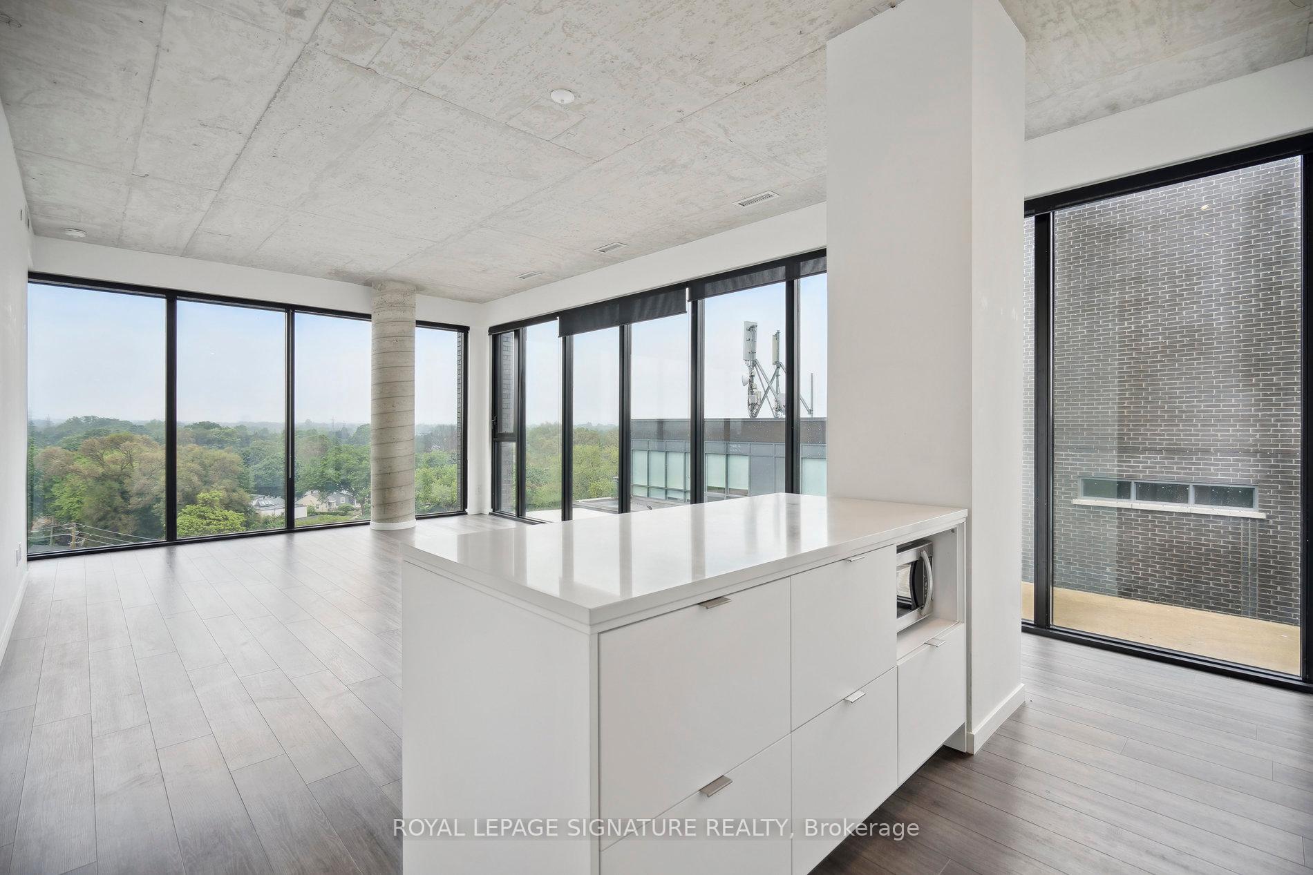 3 Bedrooms Co-op at 7 Smith, Toronto For sale